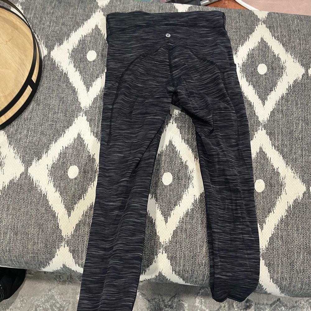 Lululemon leggings 7/8” with pockets